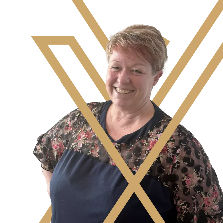 Michelle Davis, Financial Controller