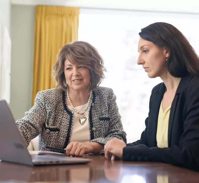 Rachel Alexander coaching a client